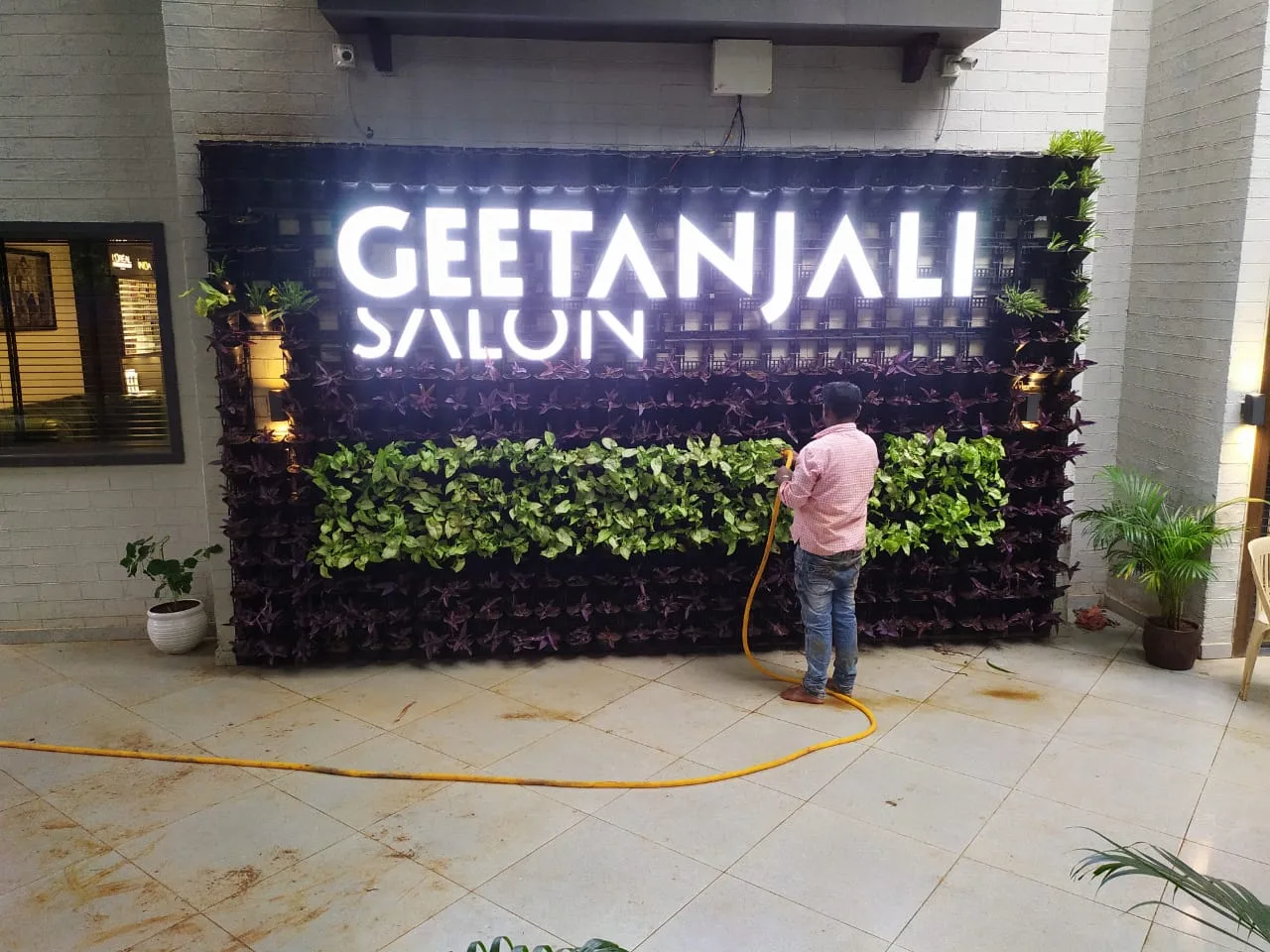 Geetanjali Salon