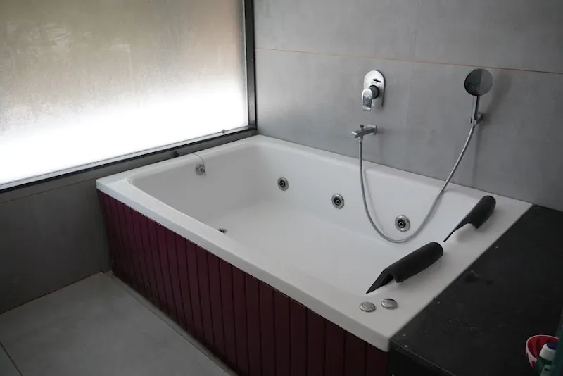 Body To Body Spa Girgaon