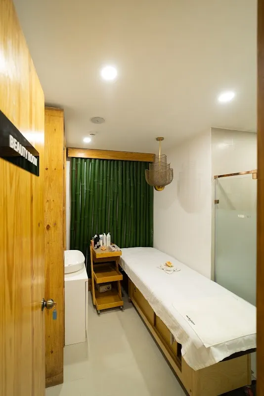 Marie Claire Paris Salon & Wellness - Hazratganj Le Press | The Luxury Salon | Best Salon In Lucknow| Salon In Hazratganj