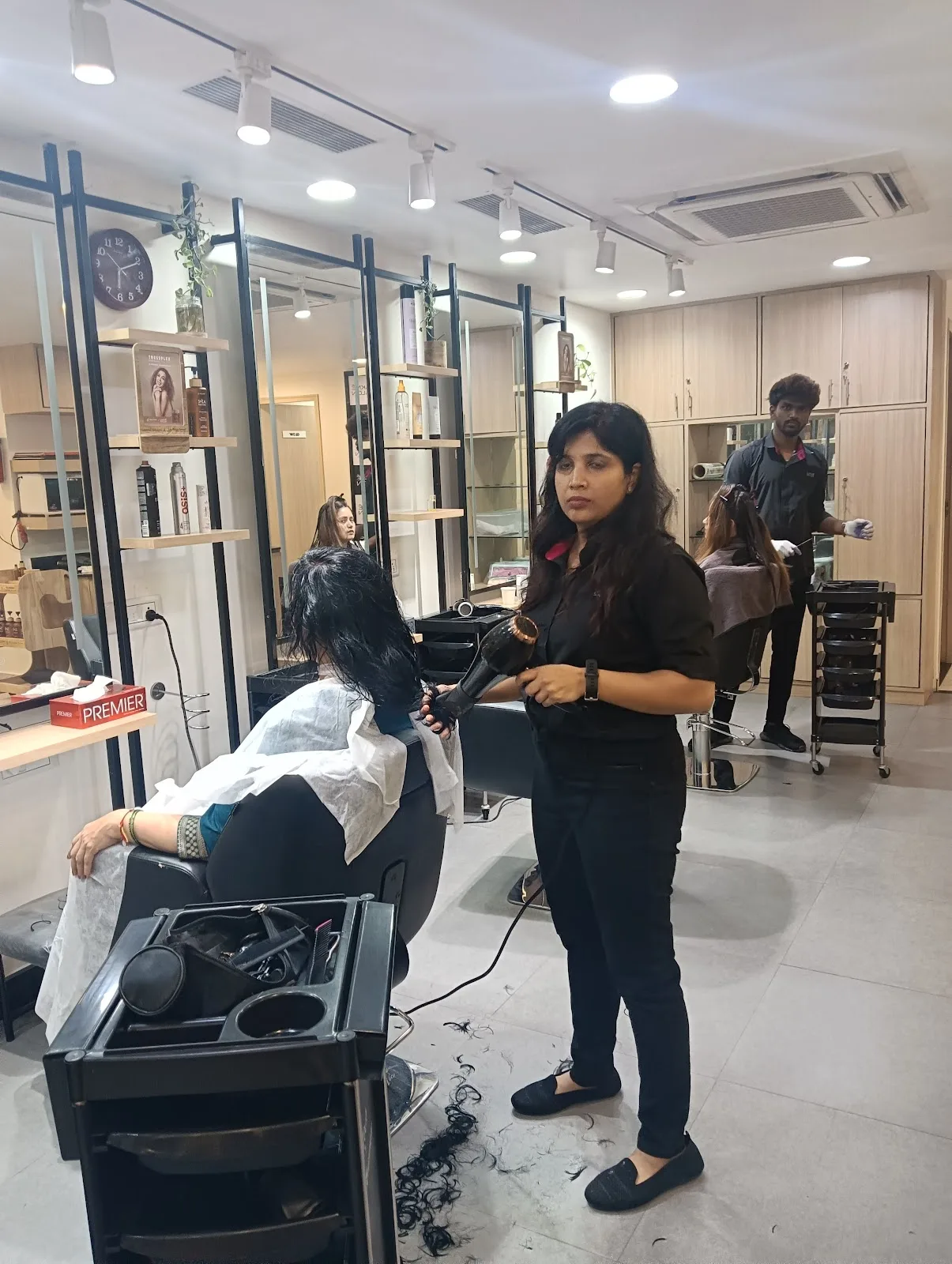 Lakme Salon in RT Nagar, HMT Layout,Bengaluru