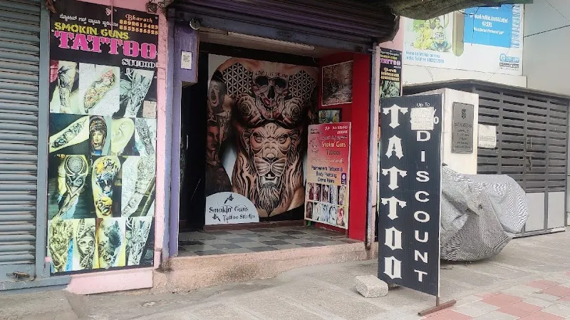 Smokin' Guns Tattoo Studio
