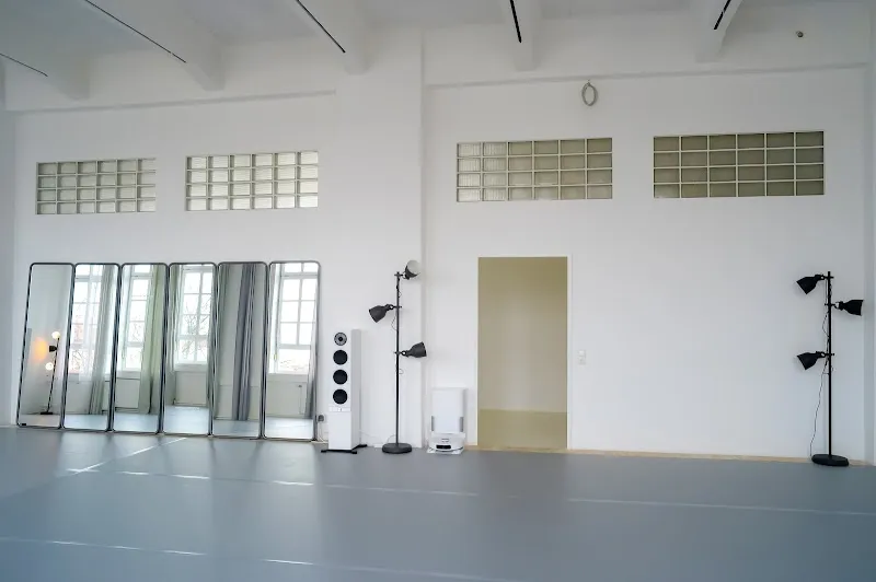 ANIMA FABRIK Contemporary Modern Dance Studio