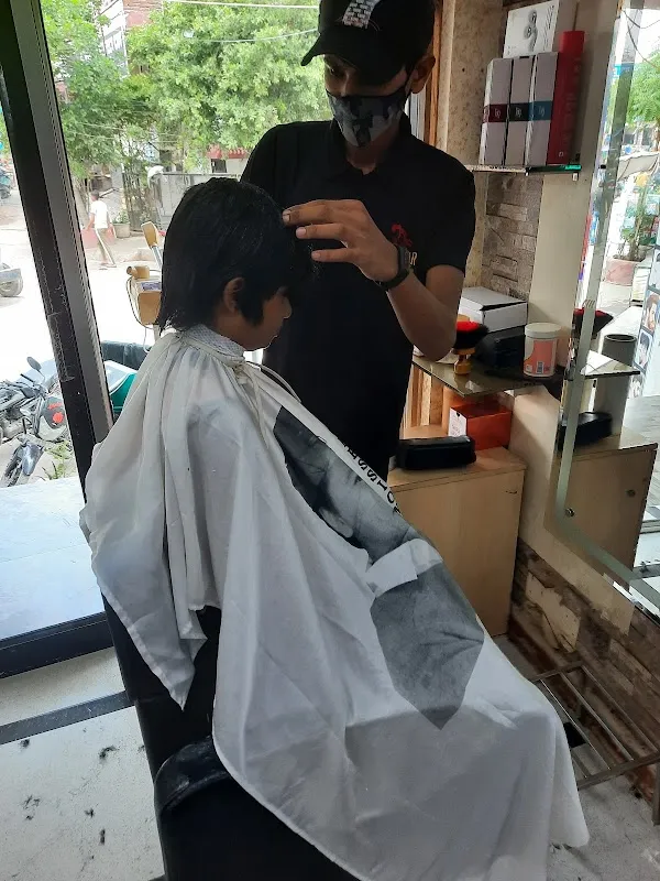 Popular salon Sartaj