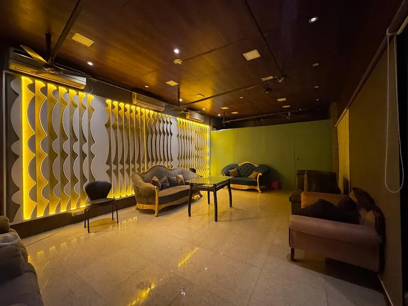 The 7th Heaven Studios Malad