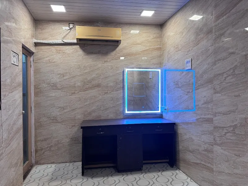 The 7th Heaven Studios Malad