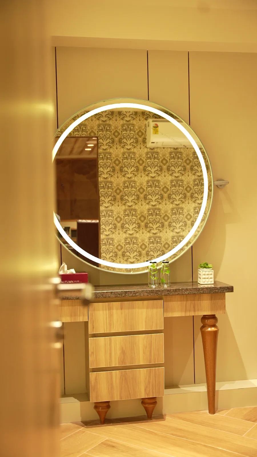 Autumn Salon