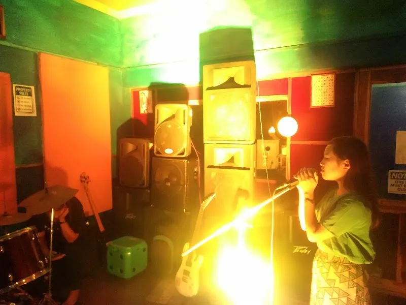 G-String Audio Recording Studio