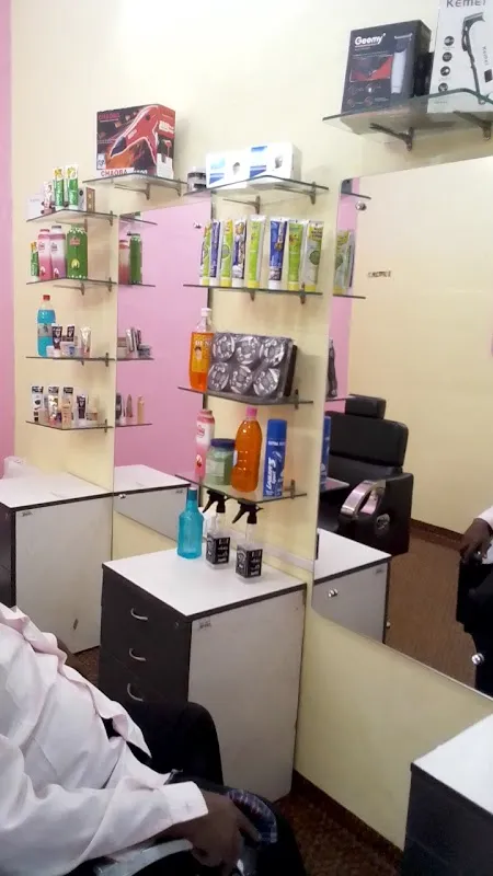 Royal Salon