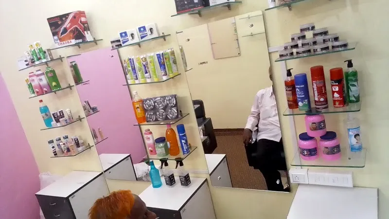 Royal Salon