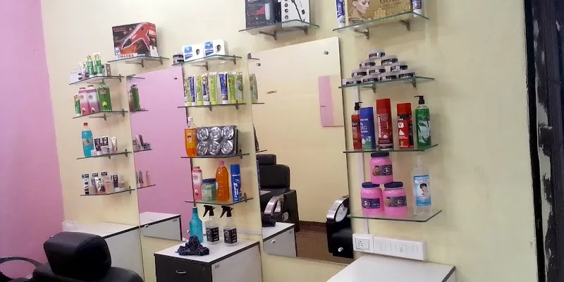 Royal Salon