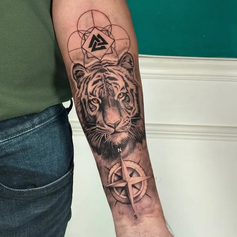 Seven Tattoos and Art Studio l Best Tattoo Studio Parlour Shop in Thane l Best Tattoo Artist in Thane