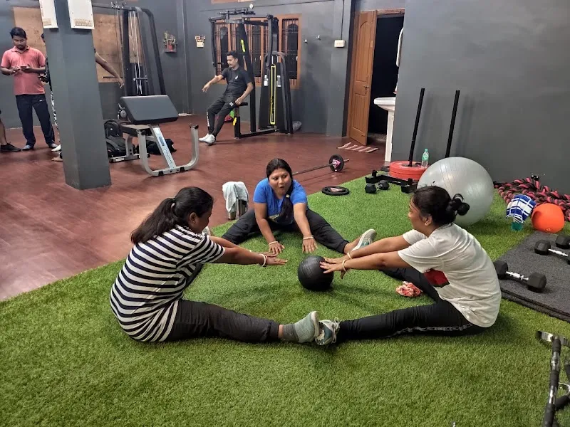 NECMERactive UNISEX Fitness Studio