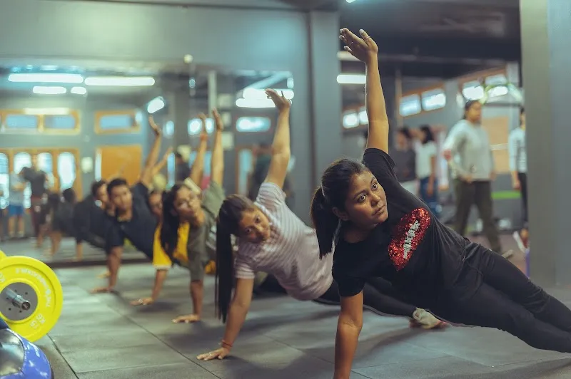 NECMERactive UNISEX Fitness Studio