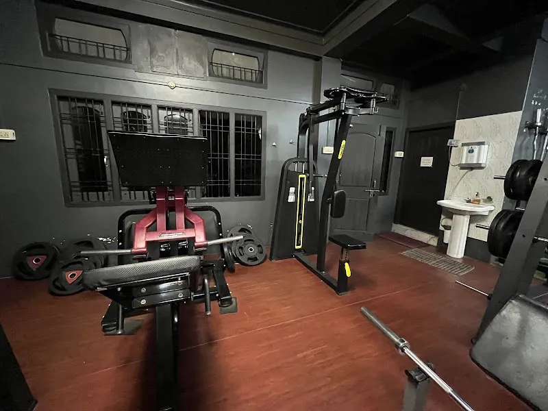 NECMERactive UNISEX Fitness Studio