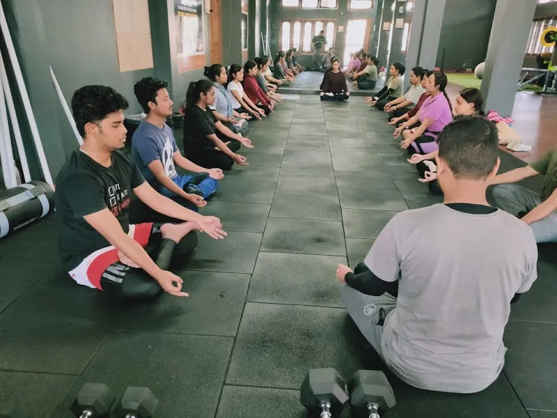 NECMERactive UNISEX Fitness Studio