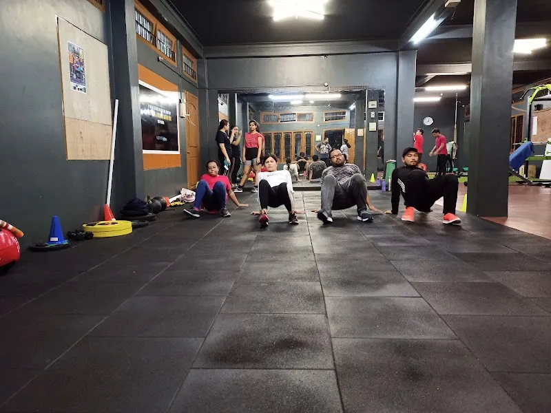 NECMERactive UNISEX Fitness Studio
