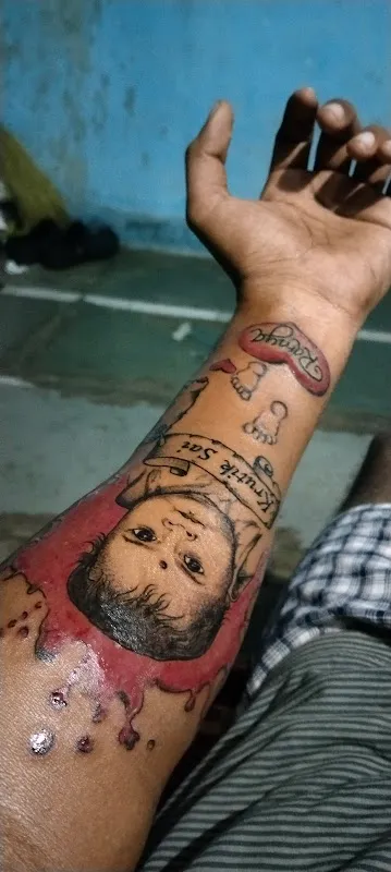 Manomay Tattoo & Piercing