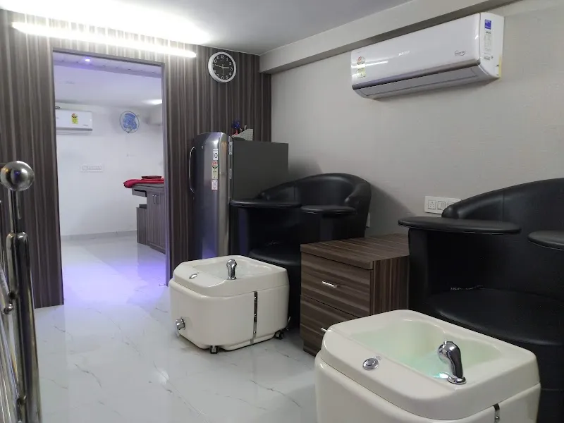 Majestic Salon, Spa & Academy Kalamboli - Branch No - 6