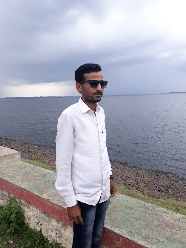 NAYAN HAIR SALON.BARBER SHOP. DHOLE BROTHER'S