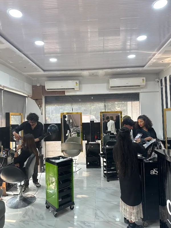 La Coiffure Salon - Anand Nagar