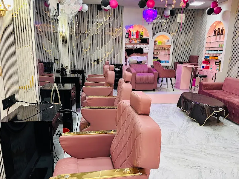 Glimmer Glow unisex salon 2