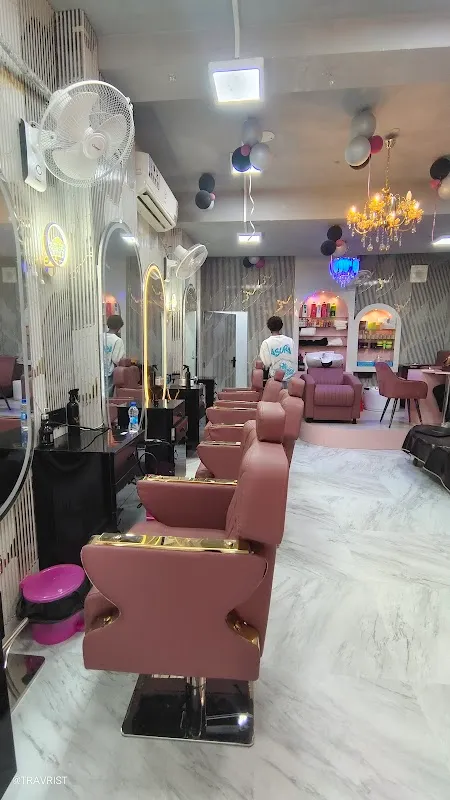 Glimmer Glow unisex salon 2