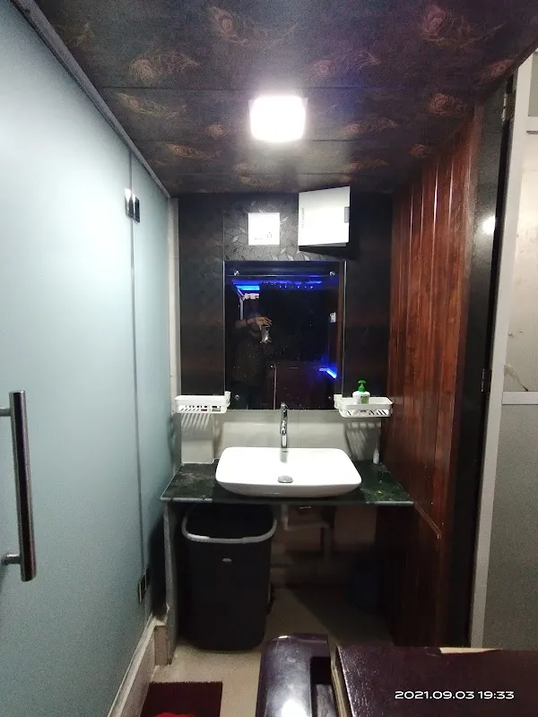 Transparent Door Ulwe