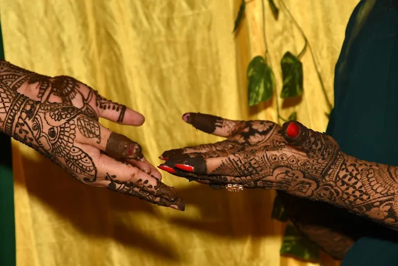 Mehendi artist Riya dubey