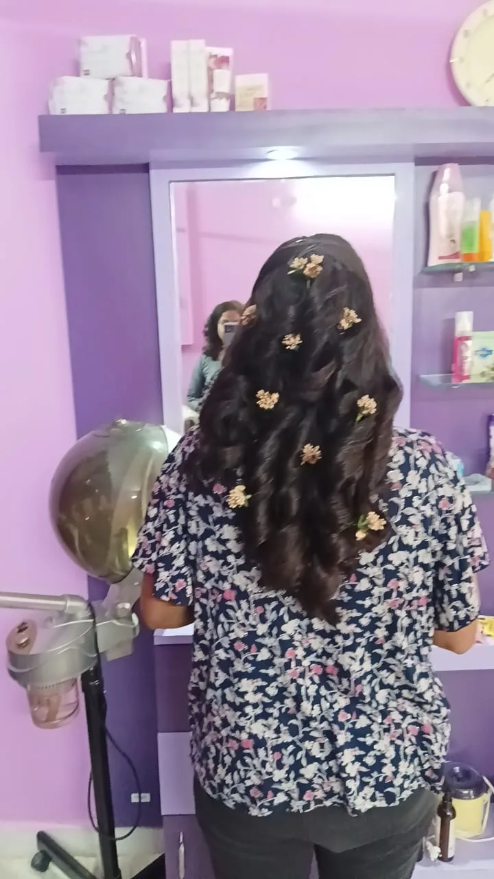 Dolly Beauty Salon