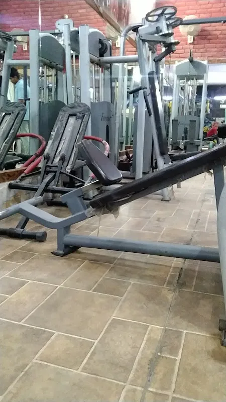 Fitnes 24 (Gym)