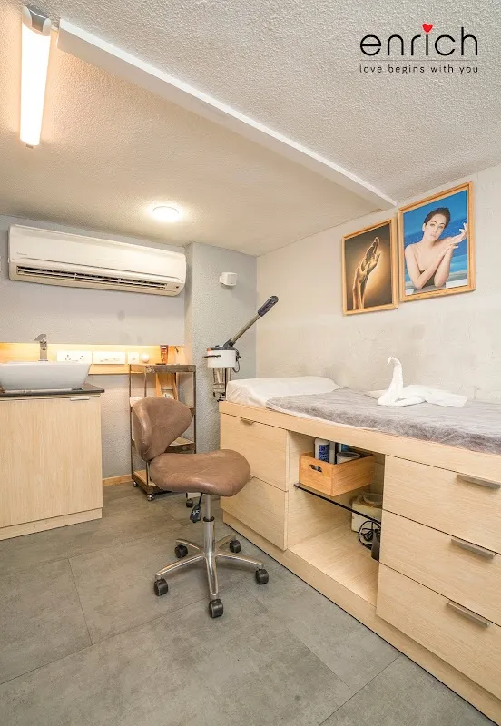 Enrich Salon Borivali W Factory Lane