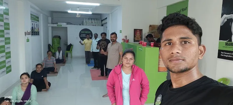 HEALTH & FITNESS CENTRE