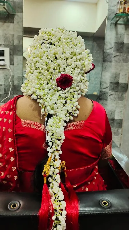 Madhuri Beauty Salon (Planet & Academy)