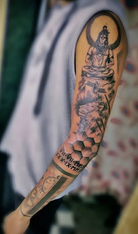 PV TATTOO - STUDIO