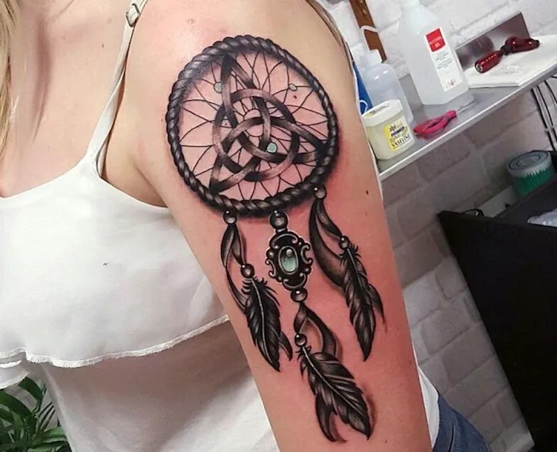 Roa Tattoo Artist