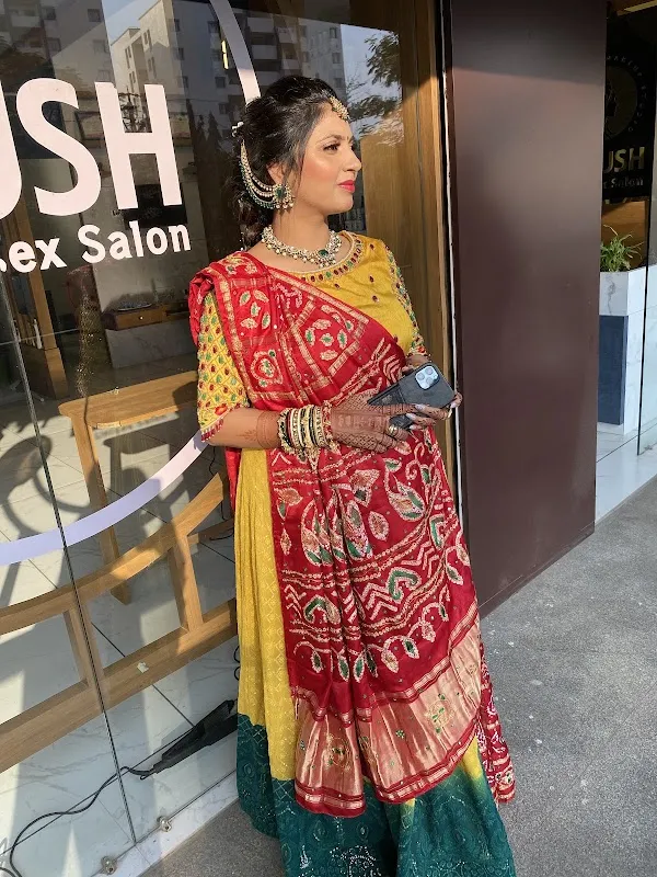 BLUSH UNISEX SALON & MAKEUP STUDIO