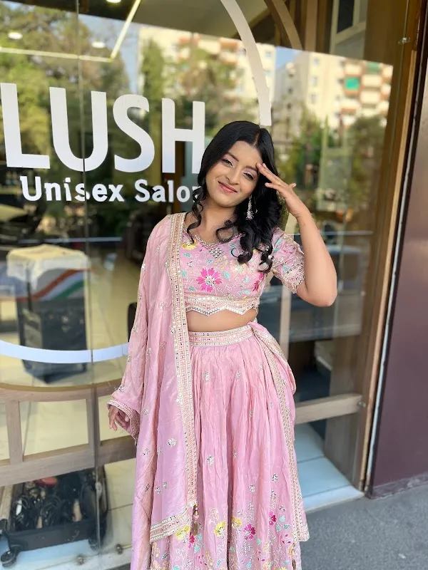 BLUSH UNISEX SALON & MAKEUP STUDIO