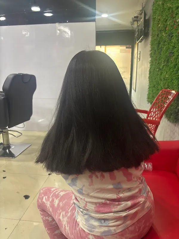 She n Shine Unisex Salon