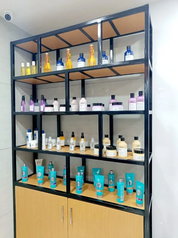 Naturals Hair and Beauty Salon