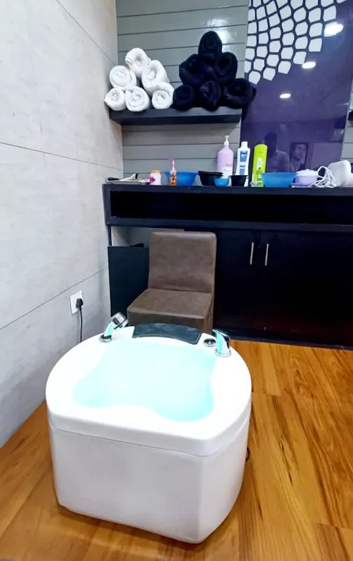 Naturals Hair and Beauty Salon