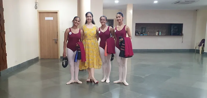 The School Of Classical Ballet And Western Dance