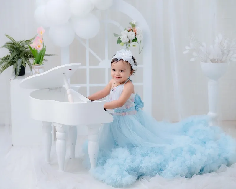 Shubham Photo Studio