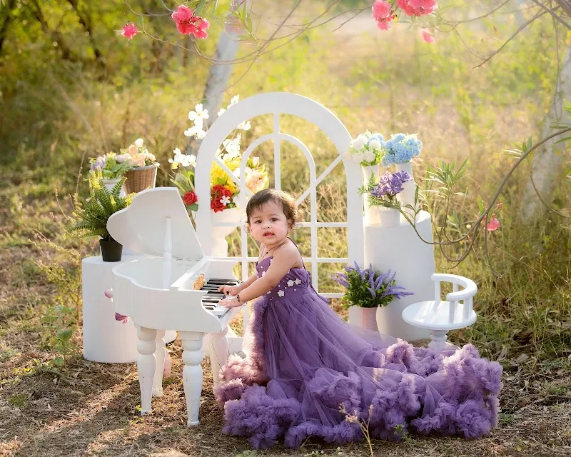 Shubham Photo Studio