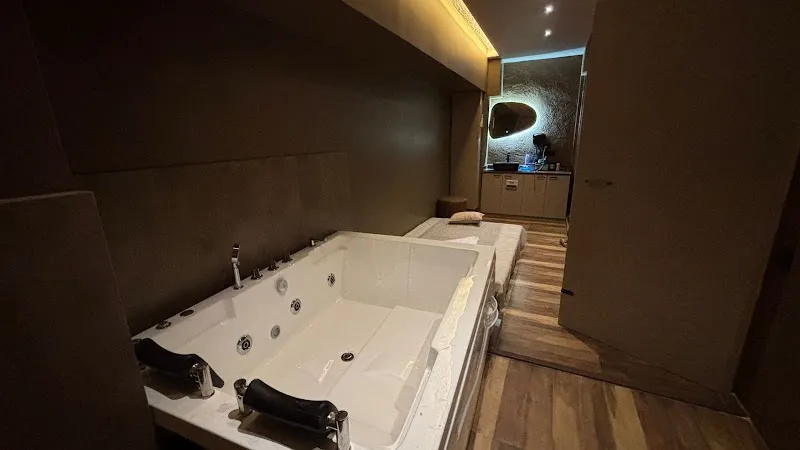 Glossy Spa