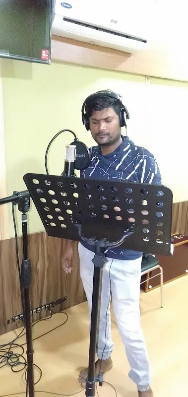 S R MUSIC LAB