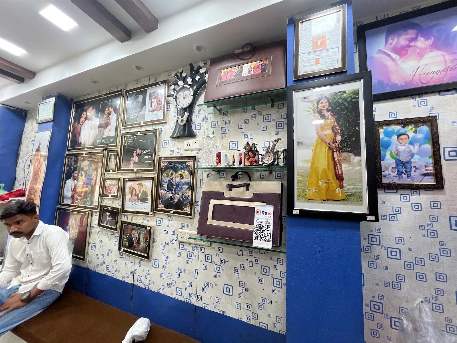K.Ravi Photo Studio