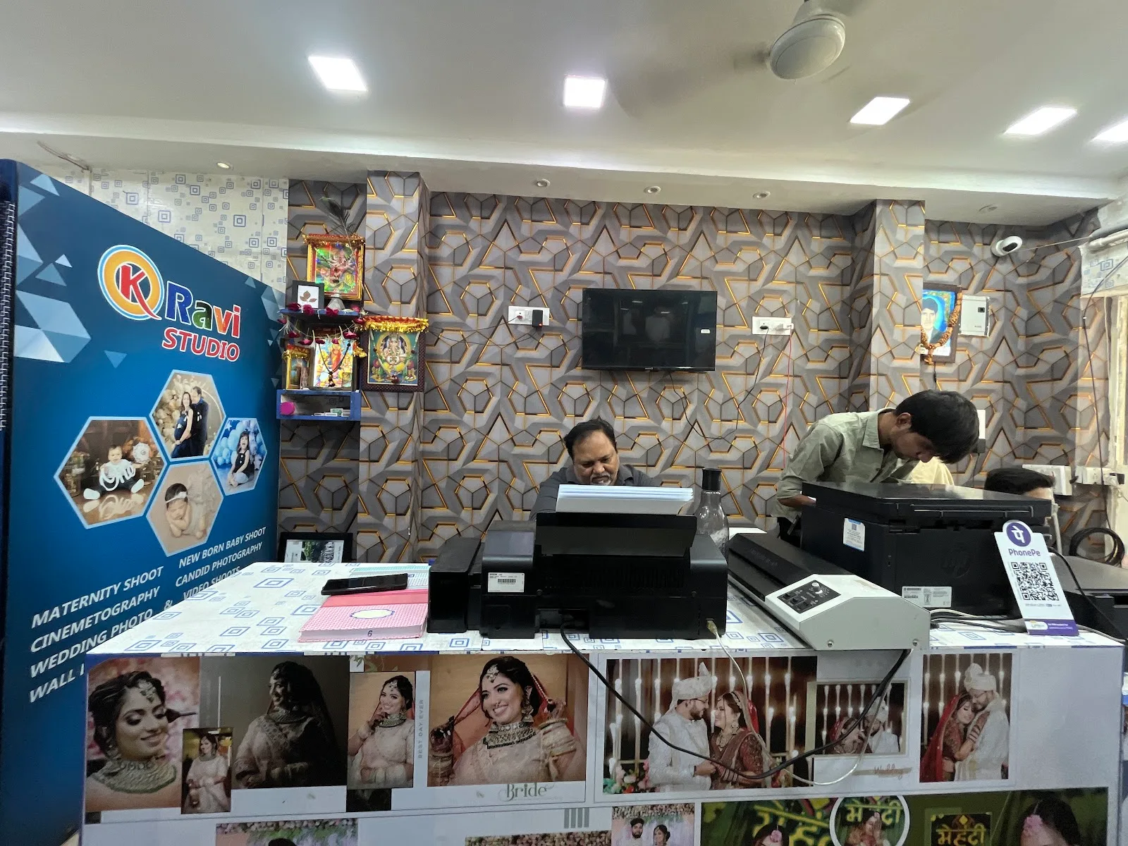 K.Ravi Photo Studio