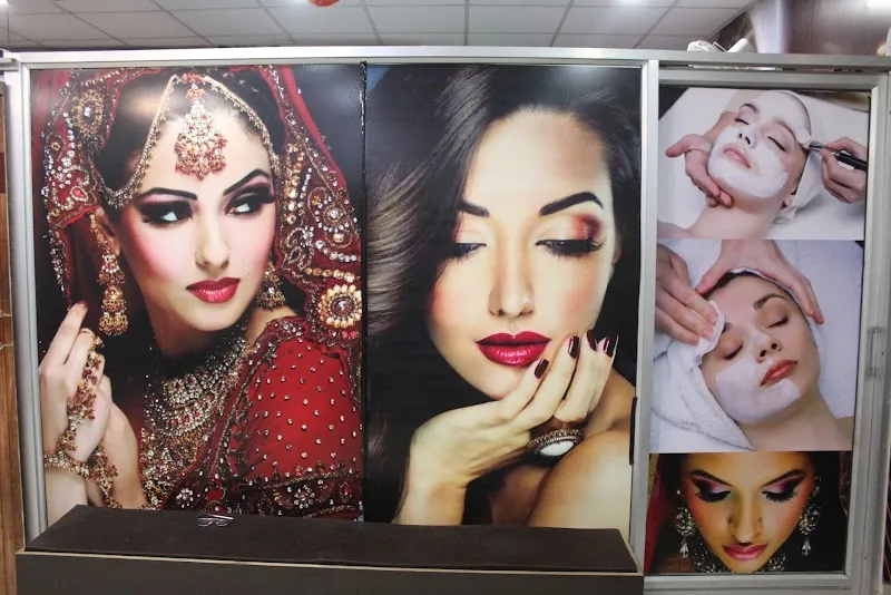 Royal Family Salon