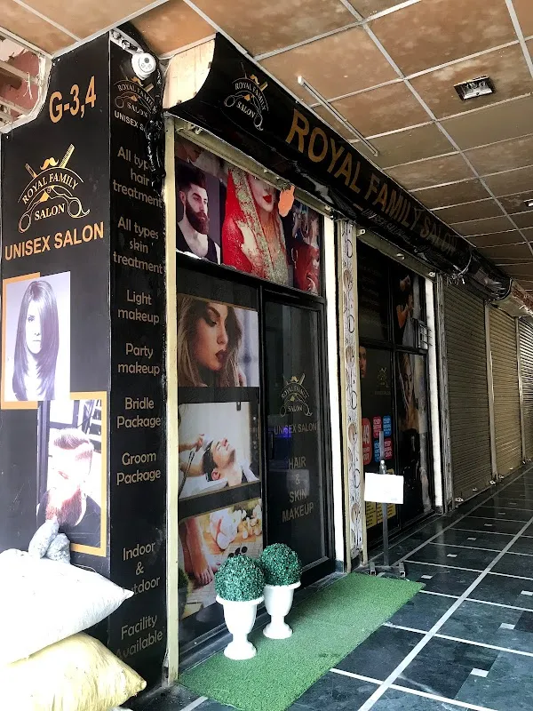 Royal Family Salon