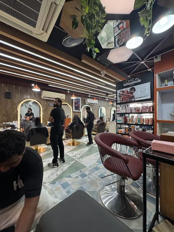 Headlocks Unisex Salon